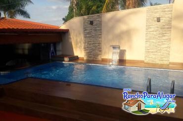 Rancho do Pedro para Alugar em Miguelopolis - Piscina com Bar Molhado