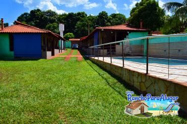 Rancho Recanto dos Pássaros para Alugar em Miguelopolis - Vista da Piscina para a Casa