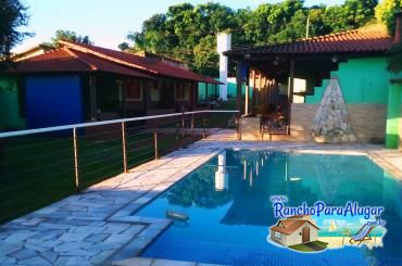 Rancho Recanto dos Pássaros para Alugar em Miguelopolis - Vista da Piscina