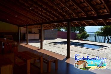 Rancho Ribeiro para Alugar em Miguelopolis - Piscina ao Lado da Varanda