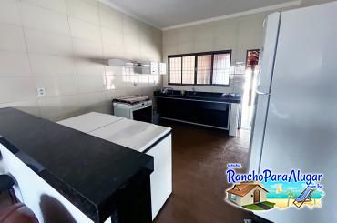 Rancho Ribeiro para Alugar em Miguelopolis - Cozinha