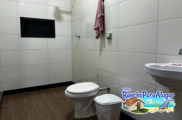 Rancho Ribeiro para Alugar em Miguelopolis - Interior dos Banheiros