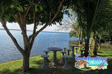 Rancho Ribeiro para Alugar em Miguelopolis - Mesinha as Margens do Rio