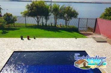 Rancho Ribeiro para Alugar em Miguelopolis - Vista da Piscina para o Rio