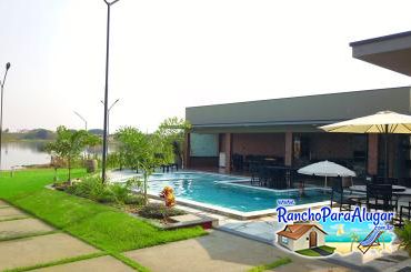 Rancho Meirival 6 para Alugar em Miguelopolis - Piscina ao Lado da Área Gourmet