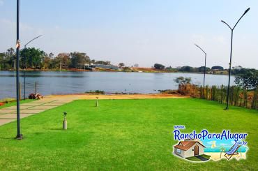 Rancho Meirival 6 para Alugar em Miguelopolis - Vista da Piscina para o Rio