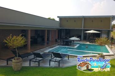 Rancho Meirival 6 para Alugar em Miguelopolis - Piscina