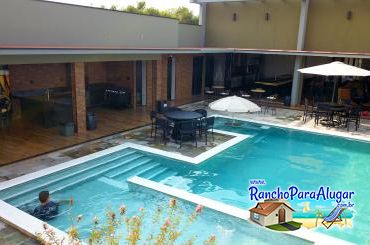 Rancho Meirival 6 para Alugar em Miguelopolis - Piscina com Bar Molhado