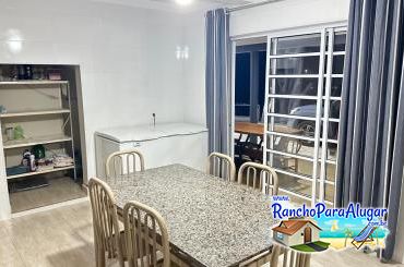 Rancho 3 Irmãos para Alugar em Ibiraci - Cozinha