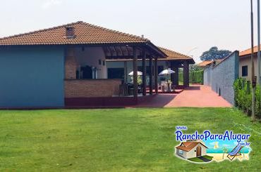 Rancho Pedra Rara para Alugar em Miguelopolis - Vista do Rio para o Rancho